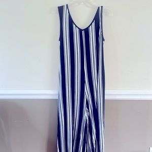 Lularoe wide legged jumpsuit size small